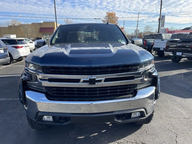 2019 Chevrolet Silverado 1500 LT photo 2