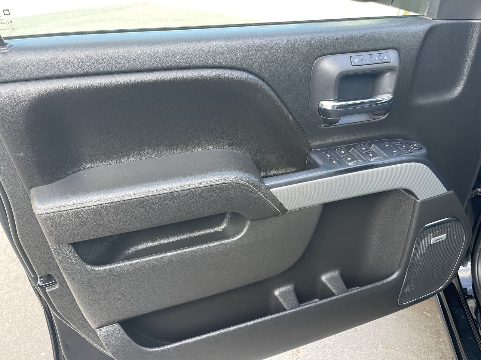 2017 Chevrolet Silverado 1500 LTZ photo 2