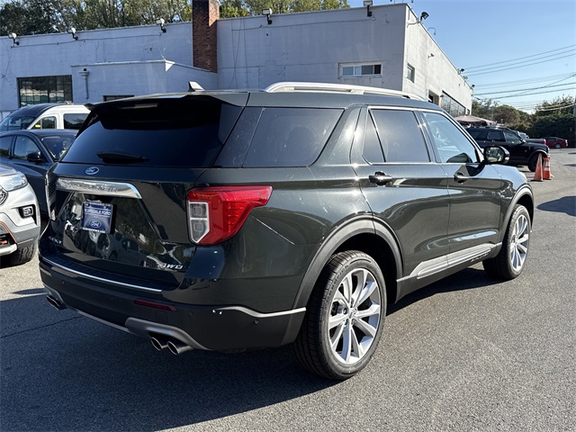 2022 Ford Explorer Platinum photo 4