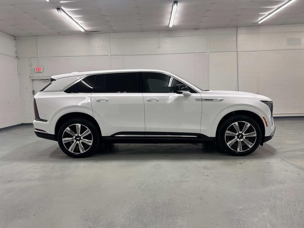 2025 Cadillac Escalade IQ Luxury photo 2