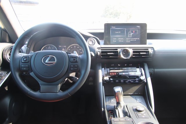 2024 Lexus IS 350 F SPORT photo 24