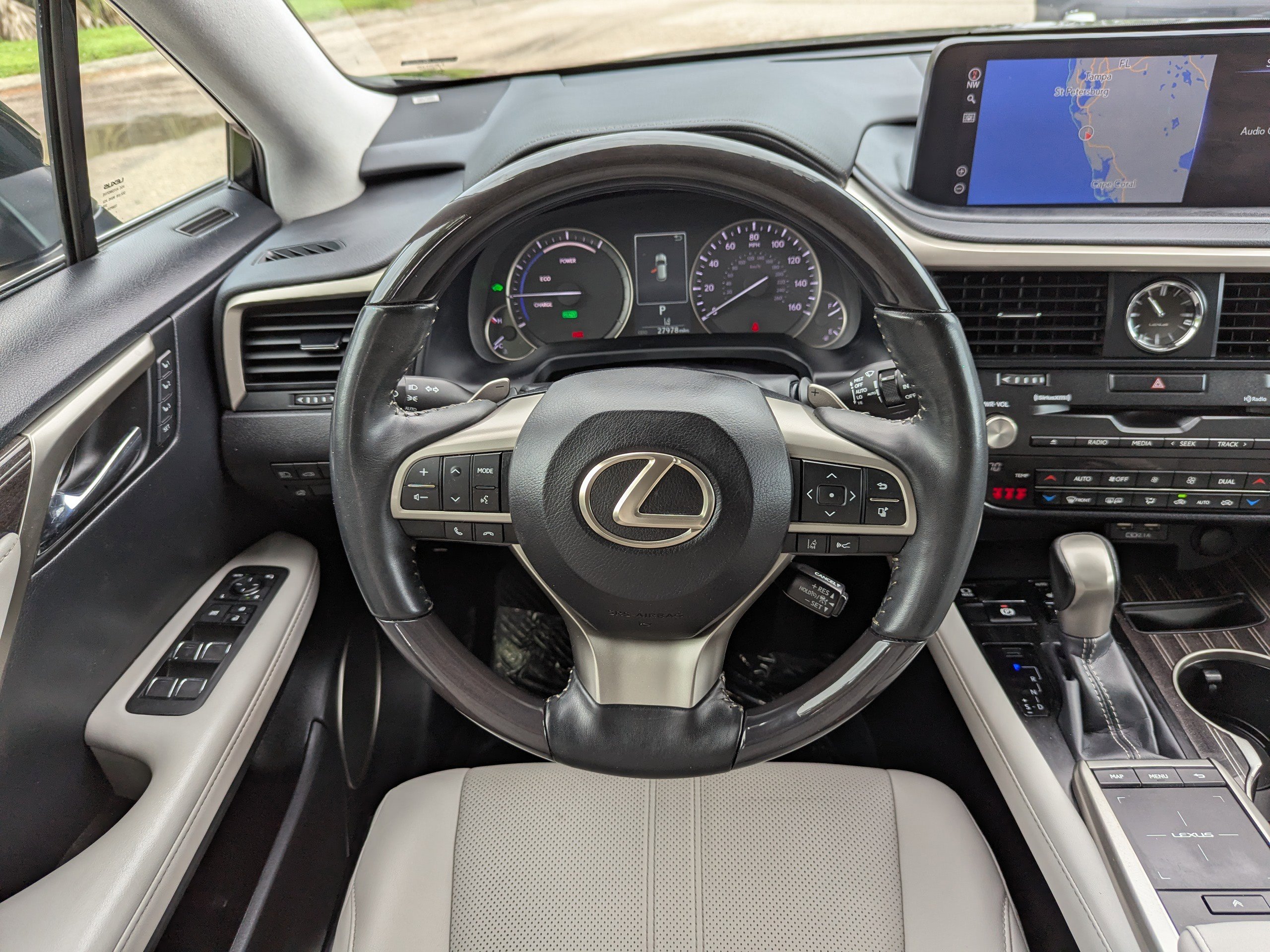 2020 Lexus RX 450h Luxury photo 16