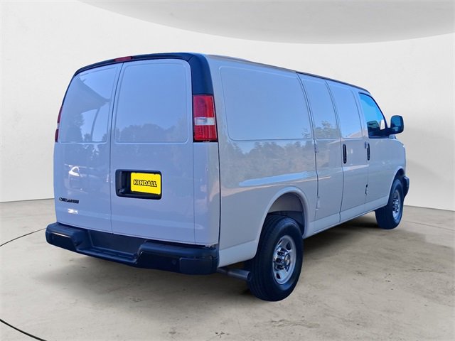2025 Chevrolet Express Cargo 2500 photo 2