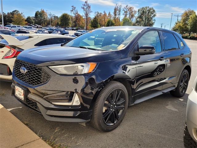 2021 Ford Edge ST photo 3