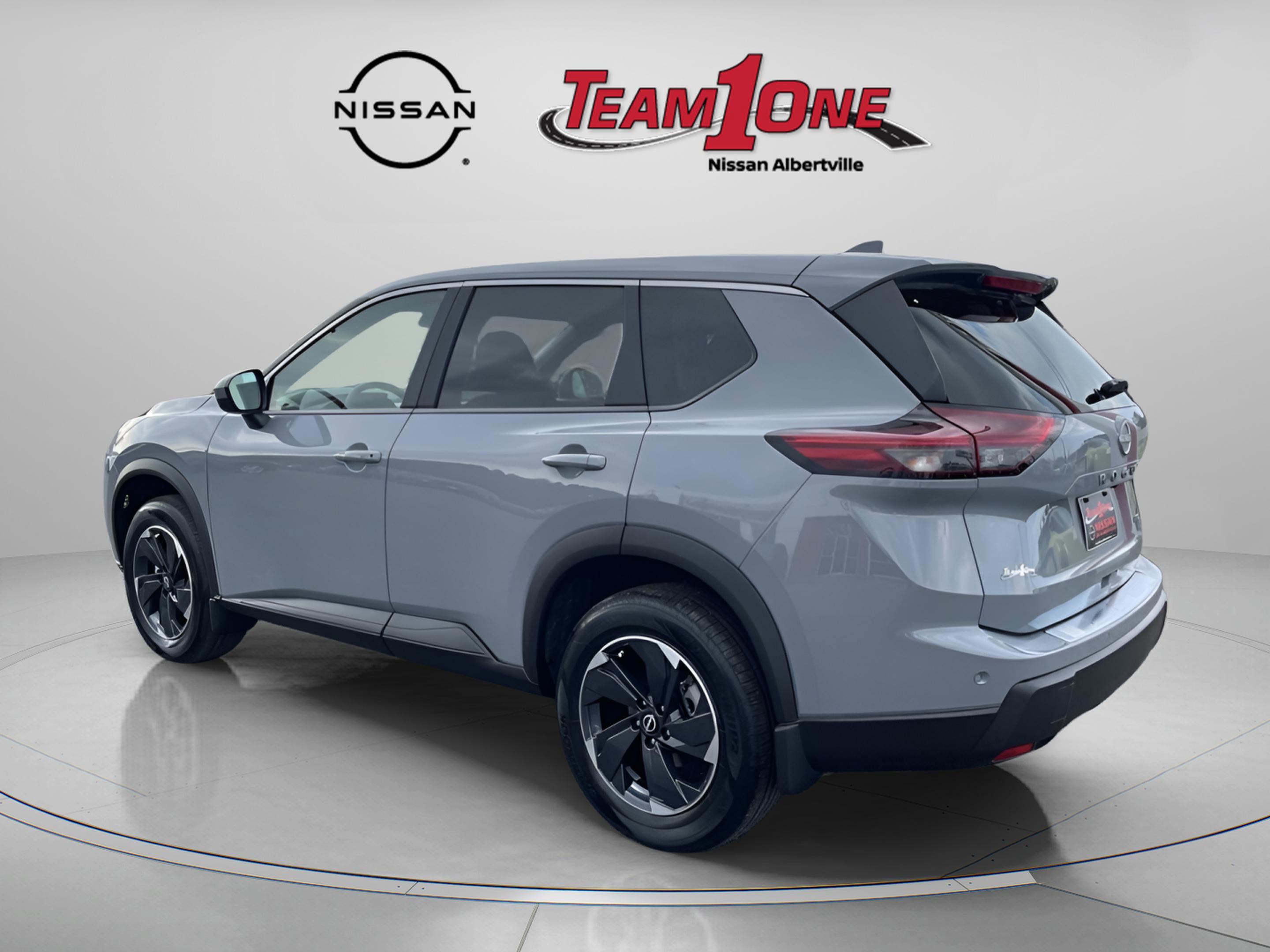 2026 Nissan Rogue SV photo 2