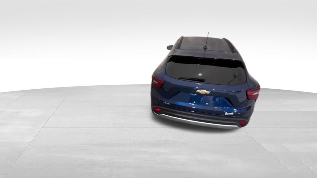 2024 Chevrolet Trax LT photo 8