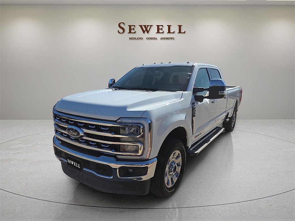 2025 Ford F-350 Super Duty Lariat's photo
