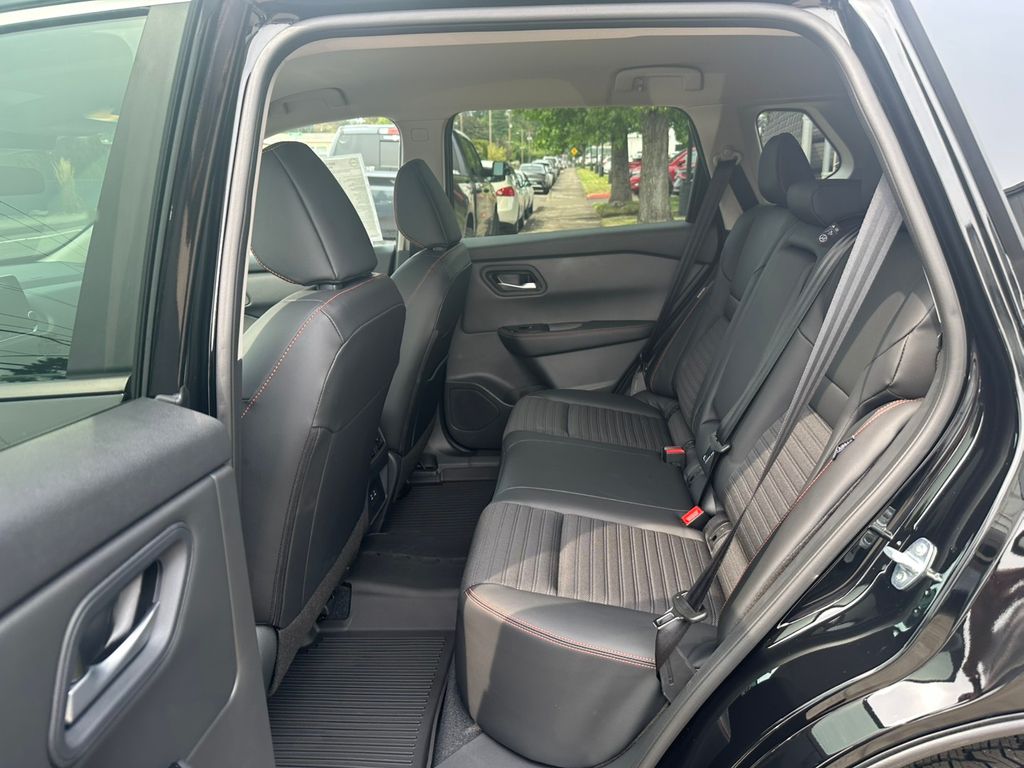 2026 Nissan Rogue SV photo 24