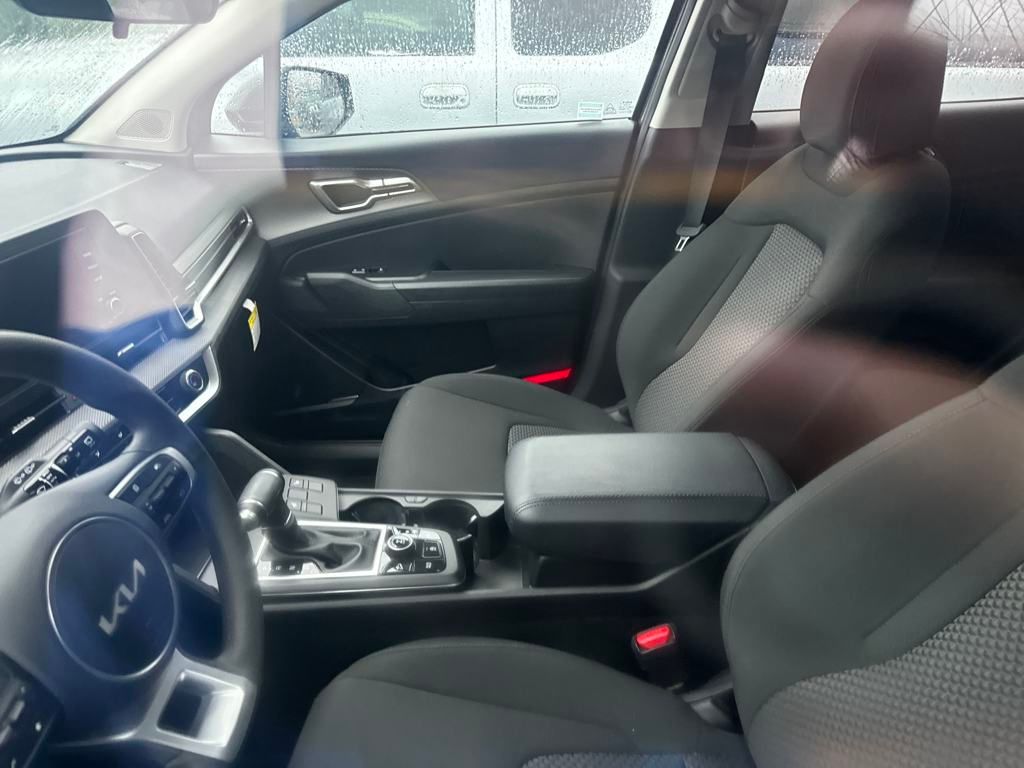 2023 Kia Sportage LX photo 8