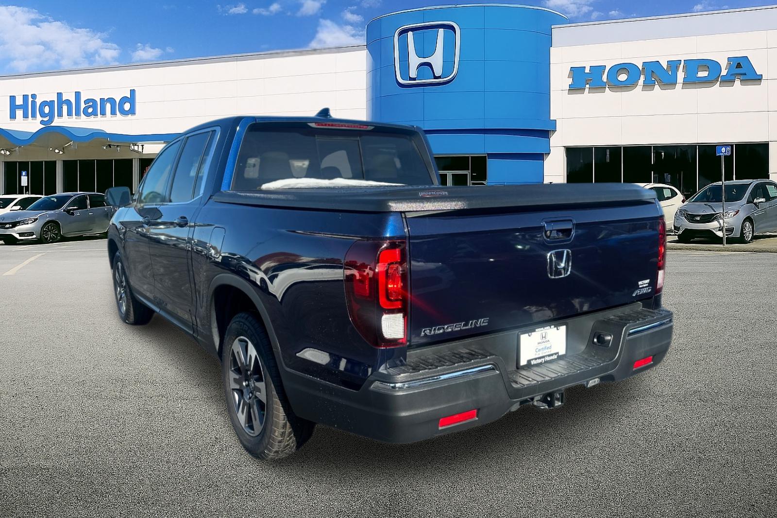 2019 Honda Ridgeline RTL photo 2