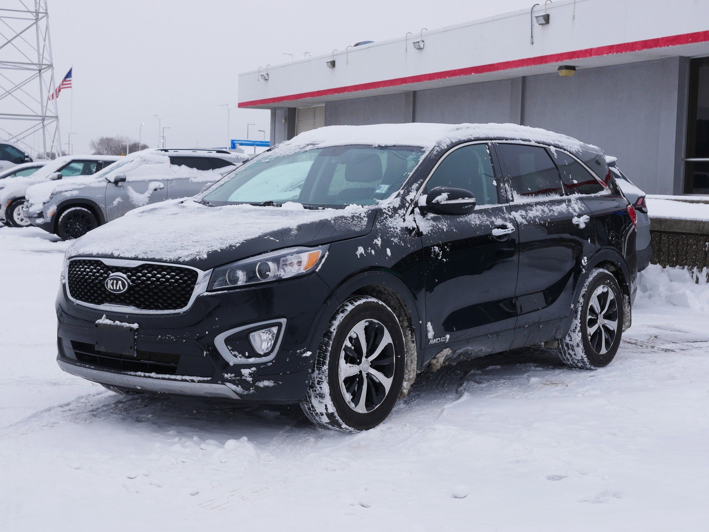 Used 2017 Kia Sorento EX with VIN 5XYPHDA5XHG310106 for sale in Bloomington, Minnesota