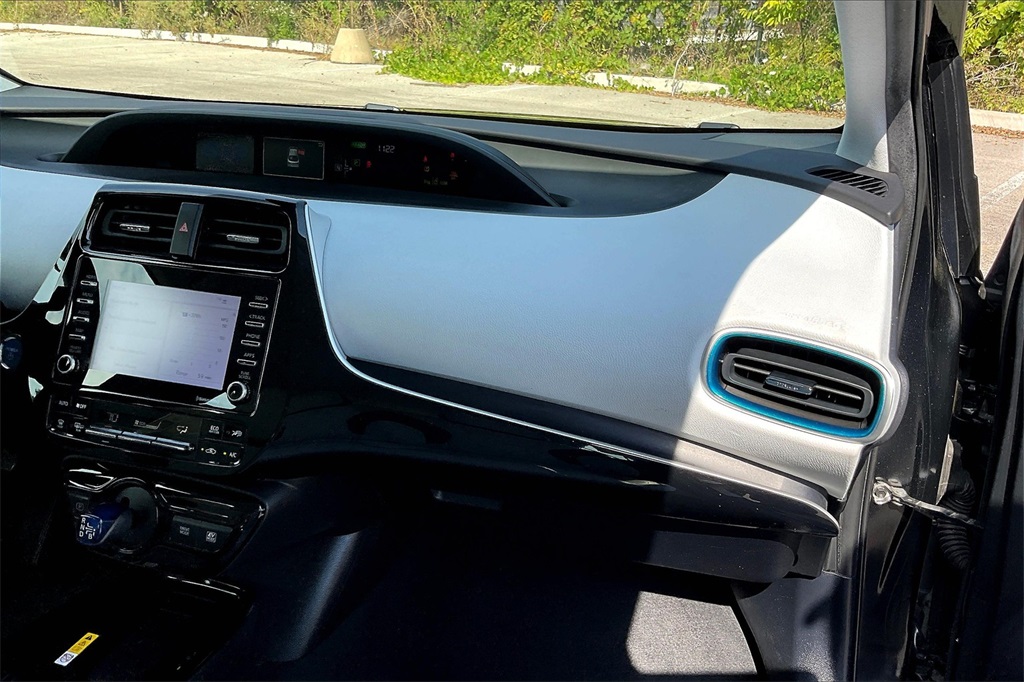 2021 Toyota Prius XLE AWD-e photo 15