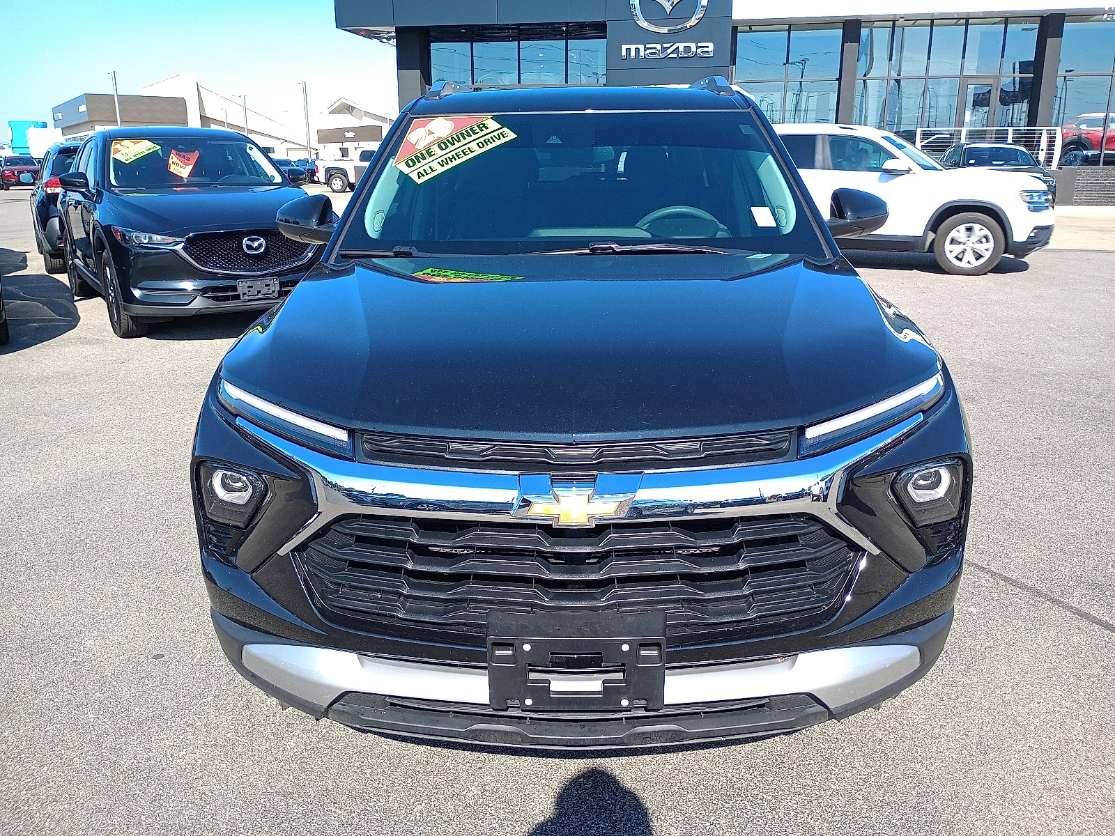 2025 Chevrolet Trailblazer LT photo 2