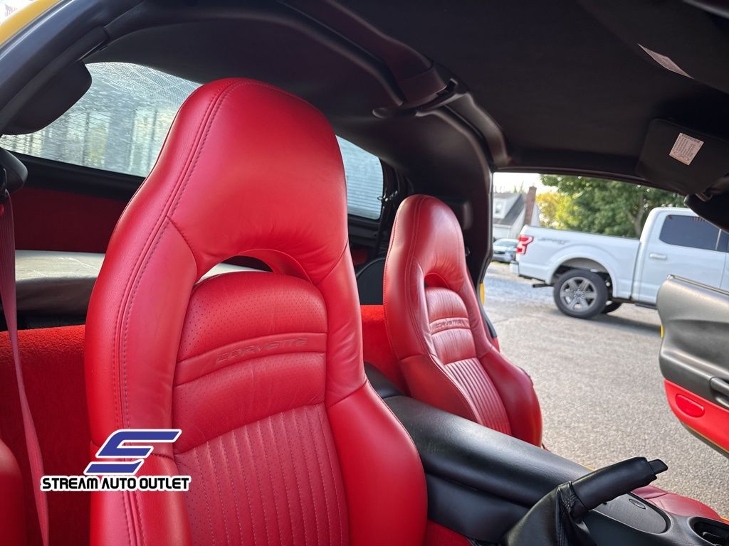 2004 Chevrolet Corvette Base photo 25