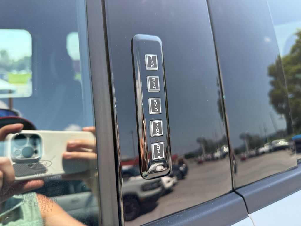 2023 Ford F-150 XLT photo 9