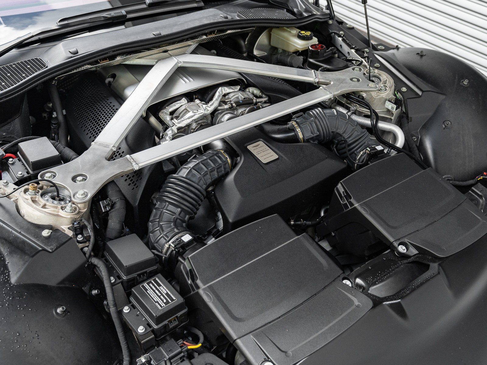2021 Aston Martin Vantage photo 39