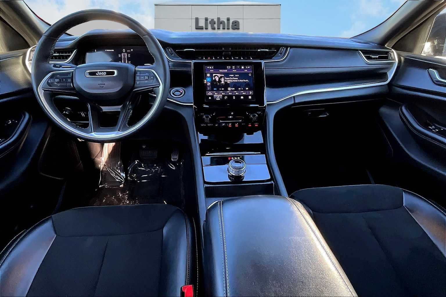 2024 Jeep Grand Cherokee Altitude photo 9