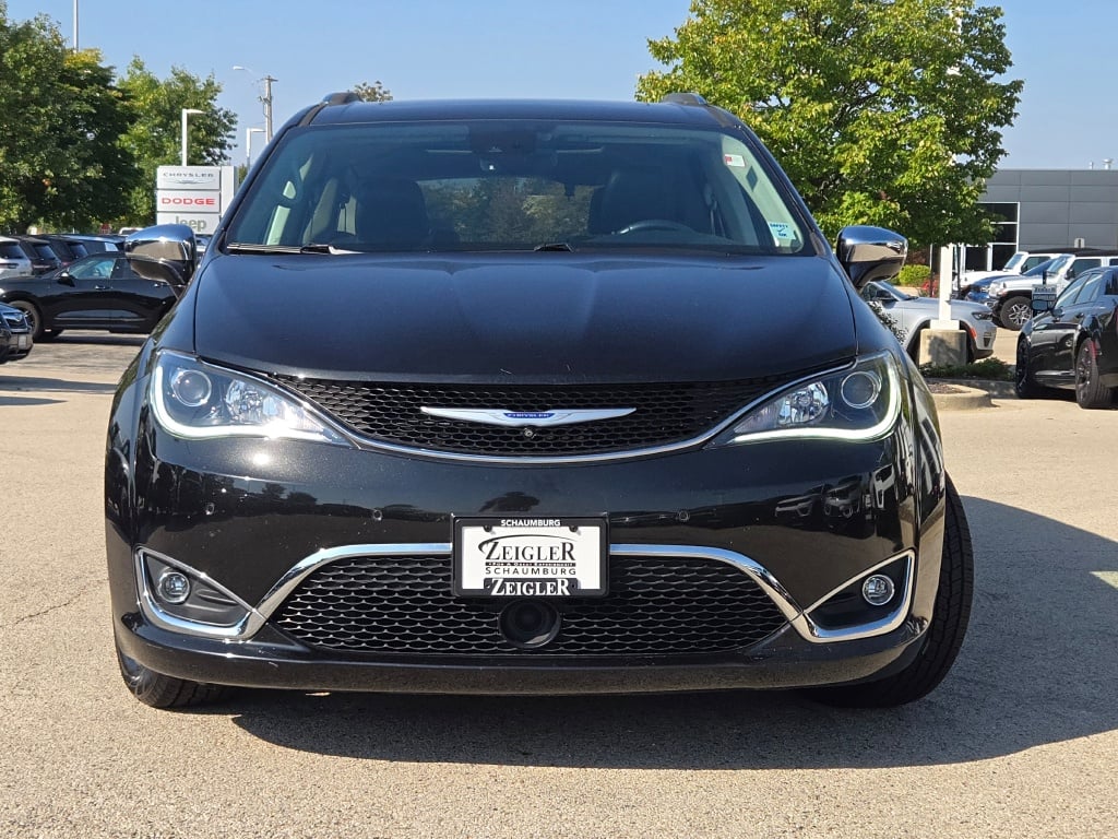 2018 Chrysler Pacifica Limited photo 4