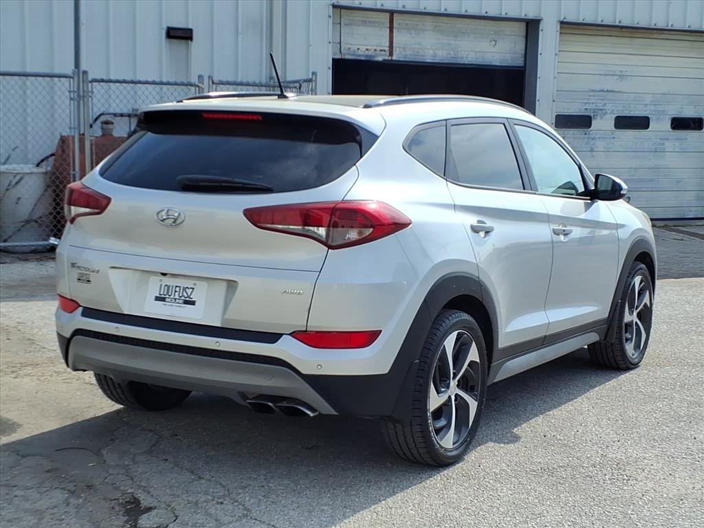 2017 Hyundai Tucson Value photo 2