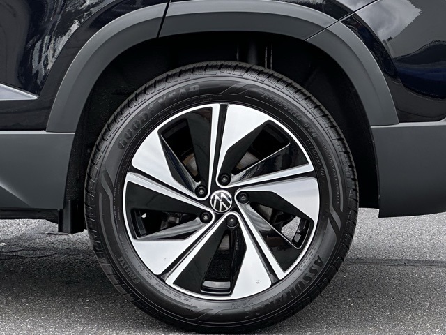 2025 Volkswagen Taos SE photo 15