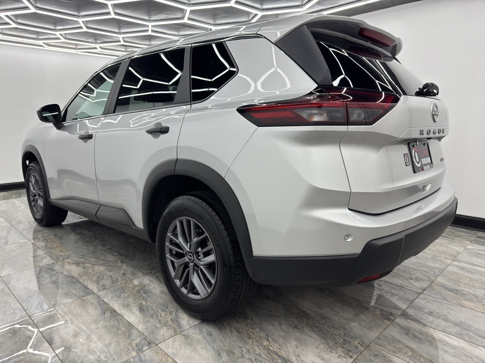 2024 Nissan Rogue S photo 4