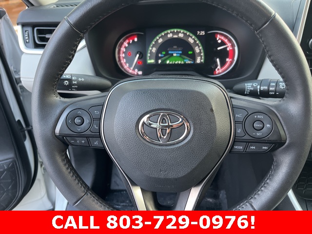2023 Toyota RAV4 XLE photo 17