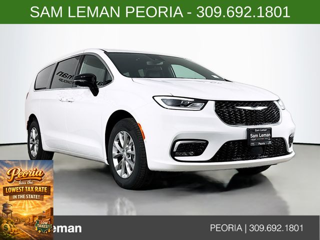 2026 Chrysler Pacifica Select's photo