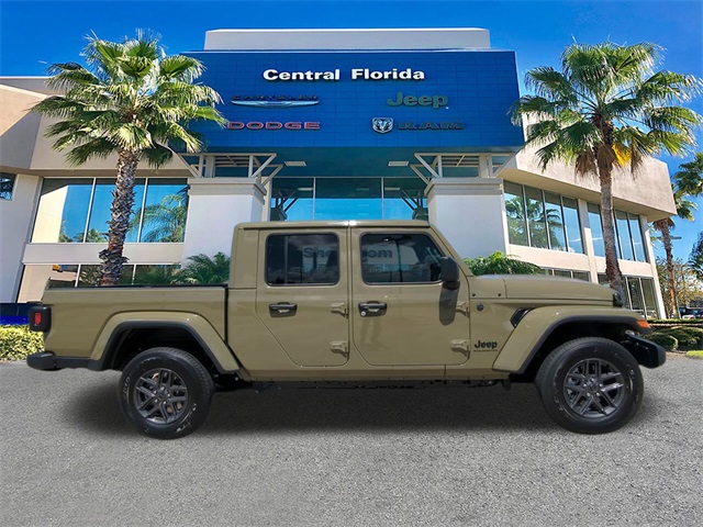 2025 Jeep Gladiator Sport S photo 3