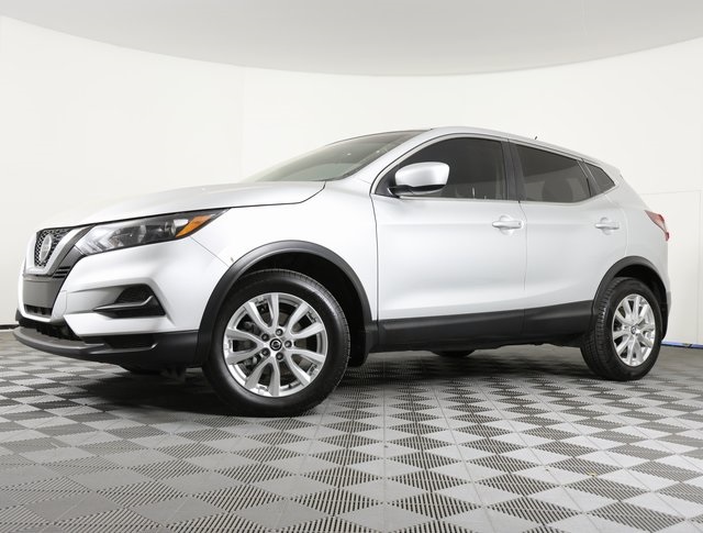 2021 Nissan Rogue Sport S's photo