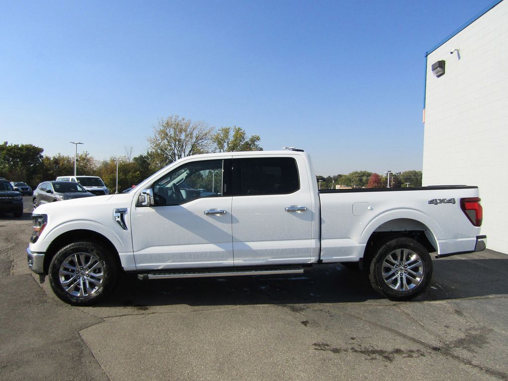 2024 Ford F-150 XLT photo 2