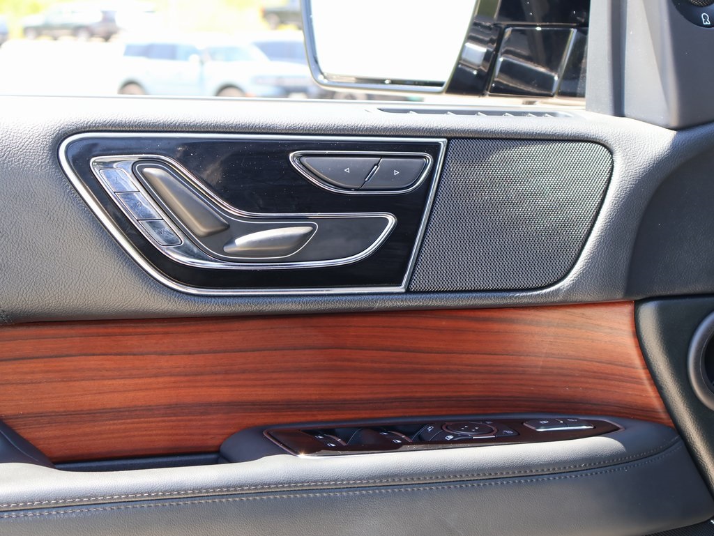 2024 Lincoln Navigator L Standard photo 24