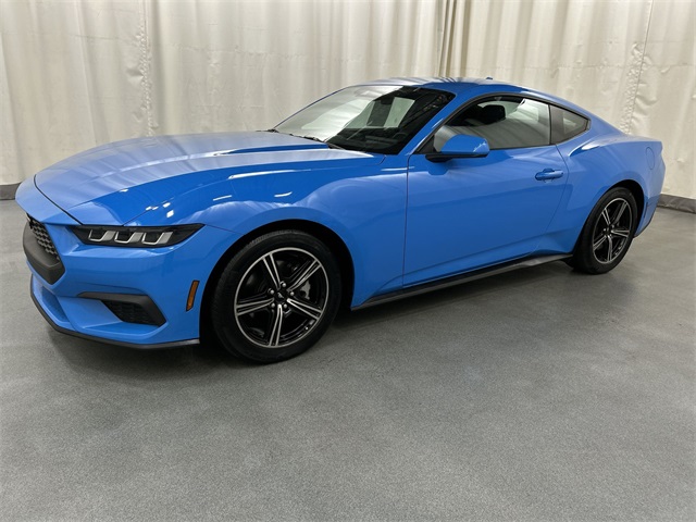 2025 Ford Mustang EcoBoost photo 2