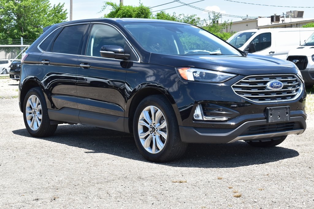 2024 Ford Edge Titanium photo 3