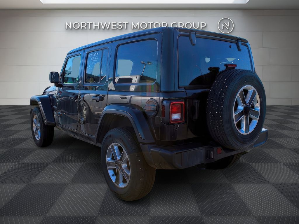 2023 Jeep Wrangler Sahara photo 4