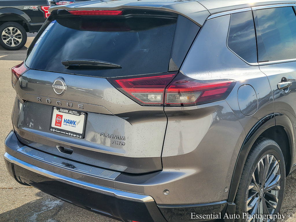 2026 Nissan Rogue Platinum photo 2