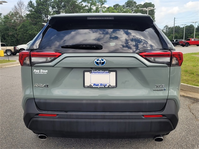2022 Toyota RAV4 Hybrid XLE Premium photo 9