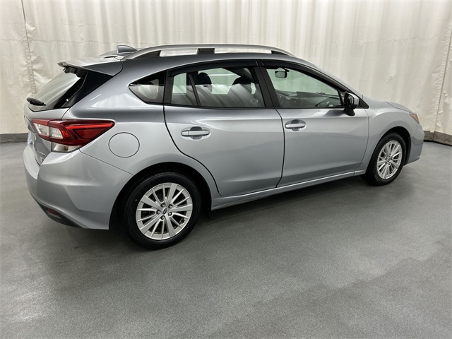 2018 Subaru Impreza 2.0i Premium photo 3