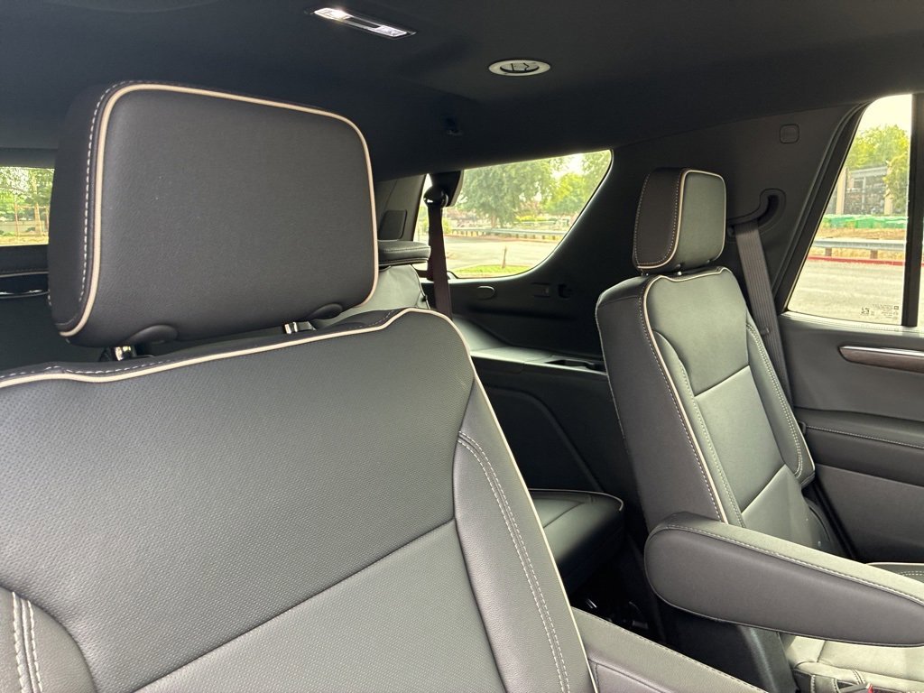 2025 Chevrolet Tahoe Premier photo 24