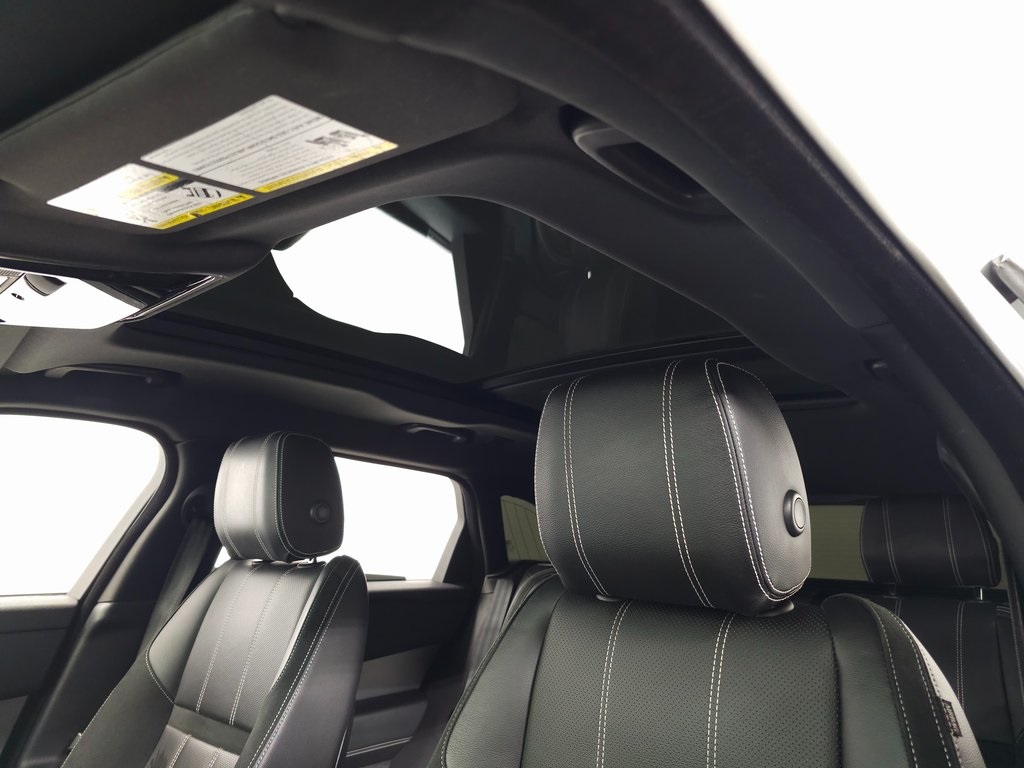 2020 Land Rover Range Rover Velar R-Dynamic S photo 17
