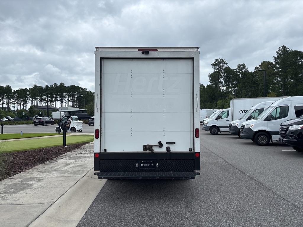 2023 Ford Transit Cutaway photo 4