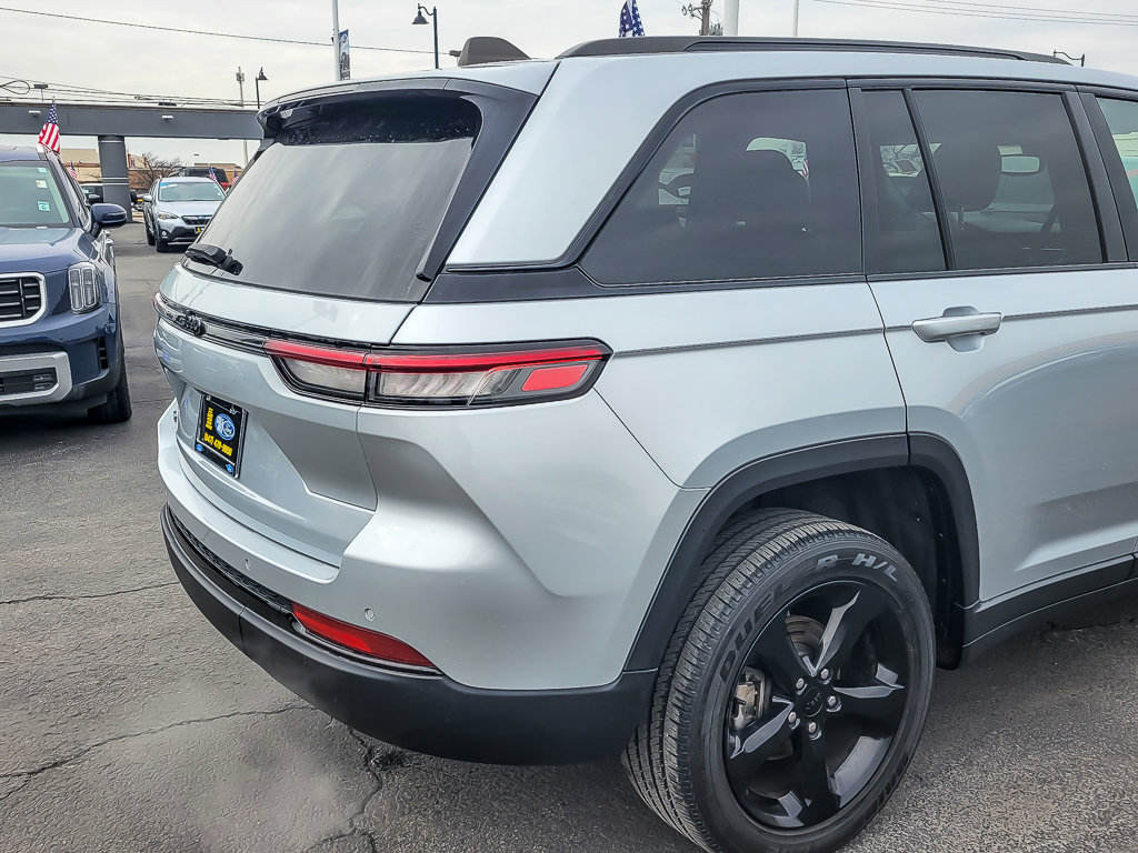 2023 JEEP GRAND CHEROKEE - Image 6