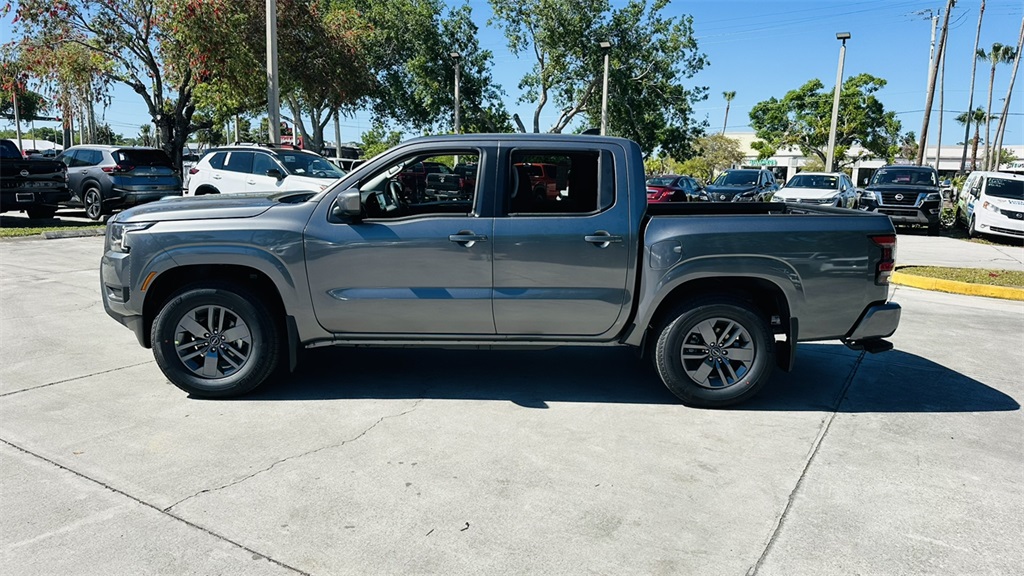 2025 Nissan Frontier LE photo 4