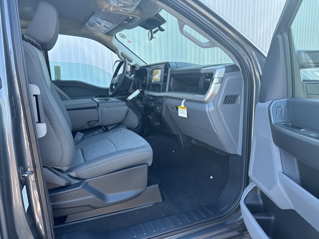 2026 Ford F-350 XL photo 2