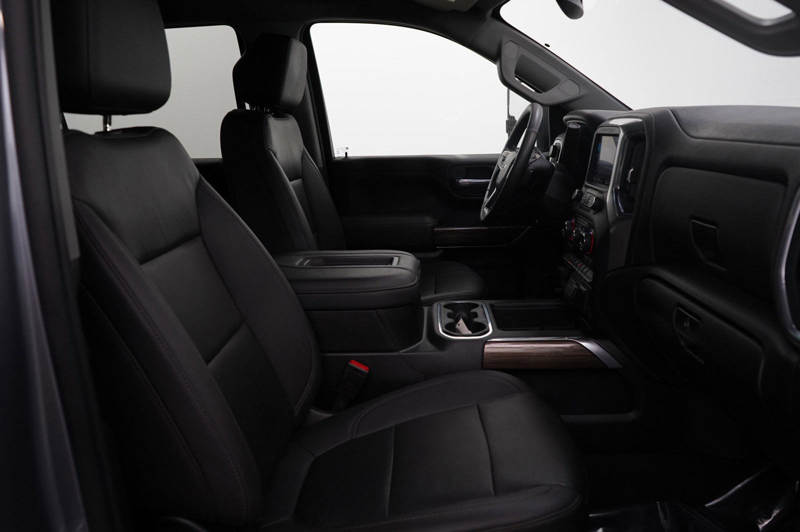 2021 Chevrolet Silverado RST photo 10