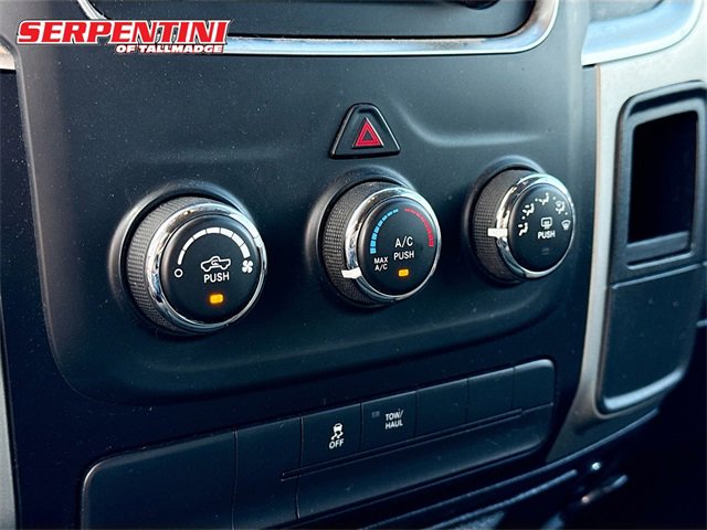 2020 Ram 1500 Classic SLT photo 13