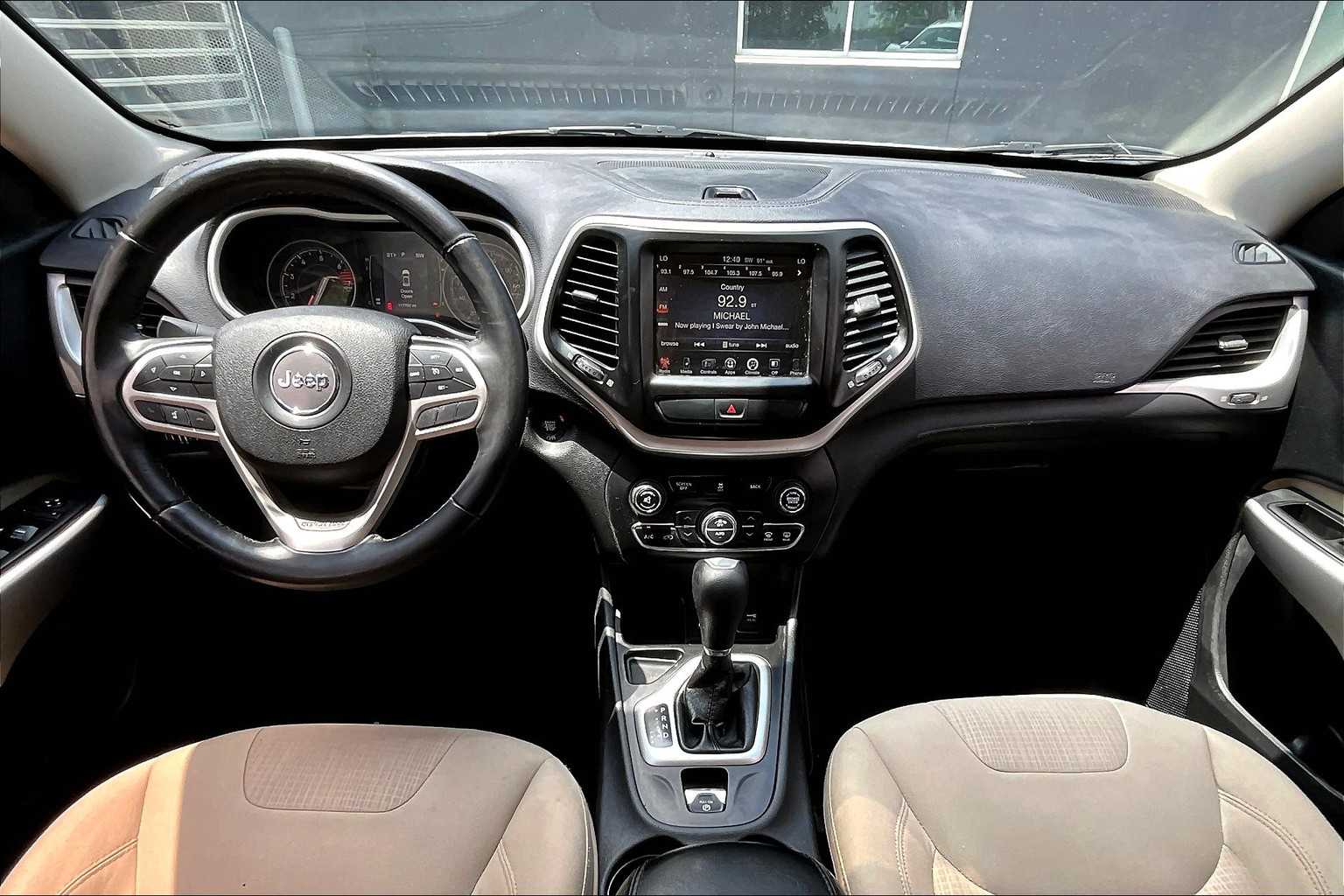 2017 Jeep Cherokee Latitude photo 13