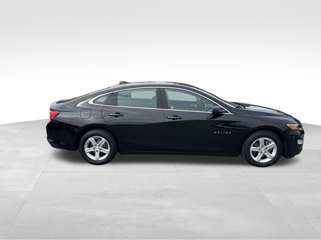 2022 Chevrolet Malibu LS photo 6