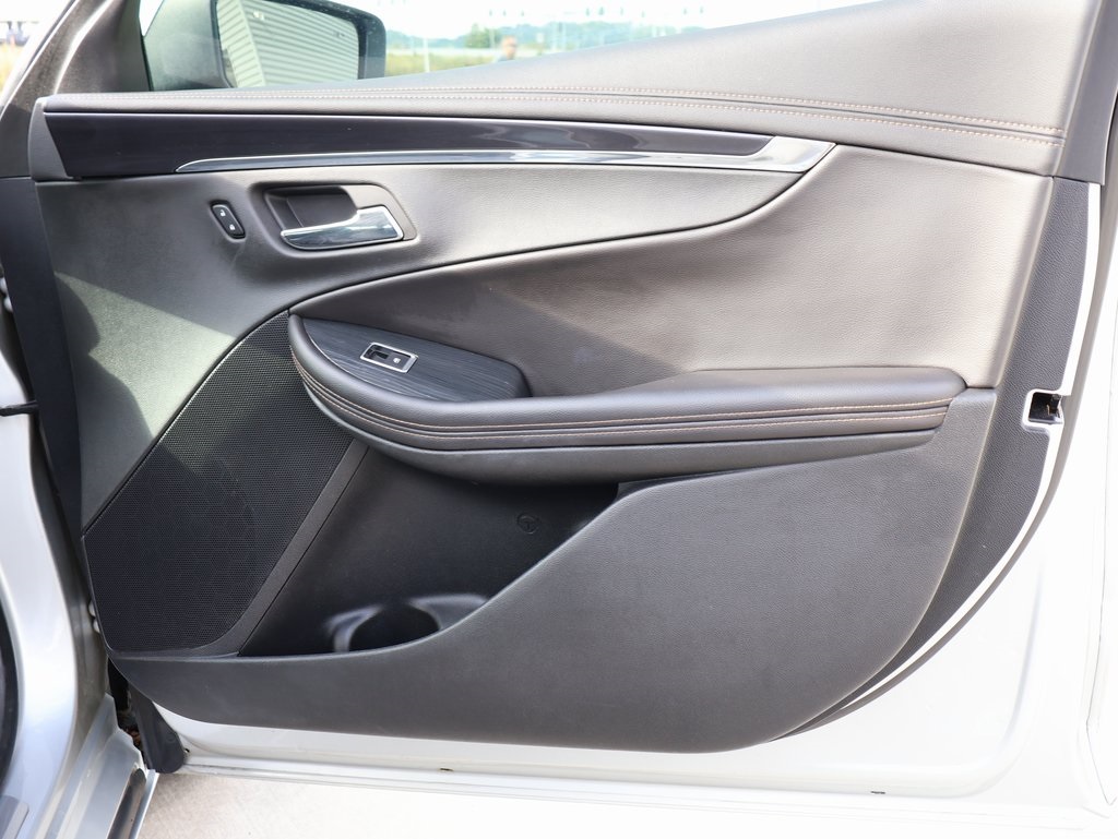 2016 Chevrolet Impala LTZ photo 8