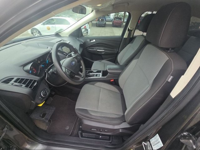 2017 Ford Escape SE photo 2