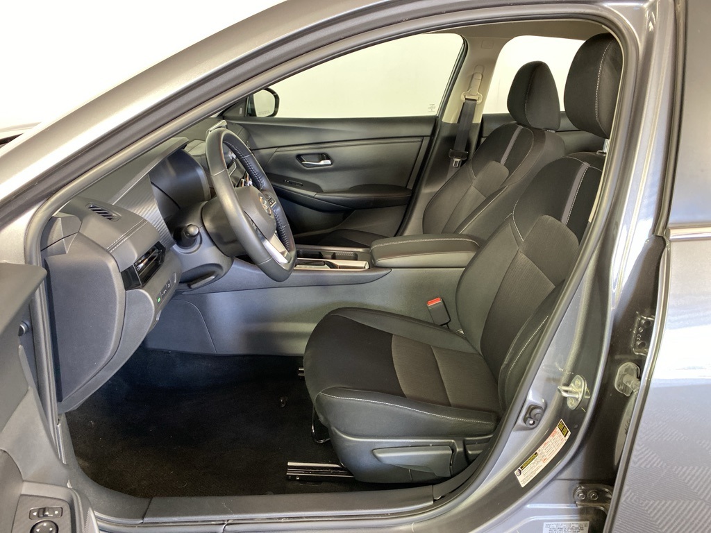 2023 Nissan Sentra SV photo 3
